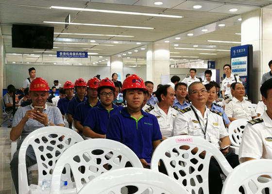 抢修遭台风重创的九洲港口岸，乐玩(中国)lewan·官方网页版,义不容辞！