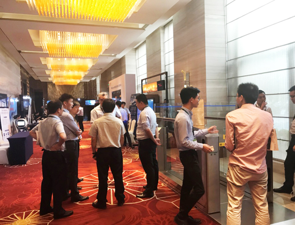 2018上海国际峰会，乐玩(中国)lewan·官方网页版,助力升级智慧机场
